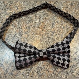 Checkered Black and Gray Bow Tie